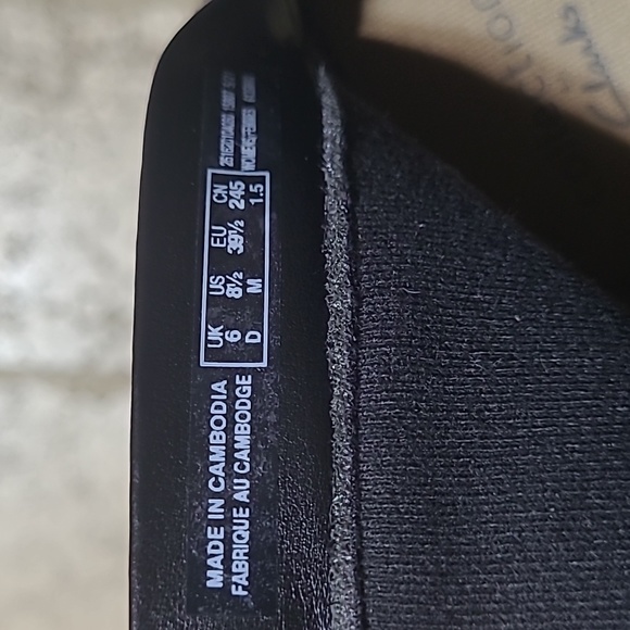 Clarks Collection Scene Ankle Booties Size 8.5 - Picture 9 of 9